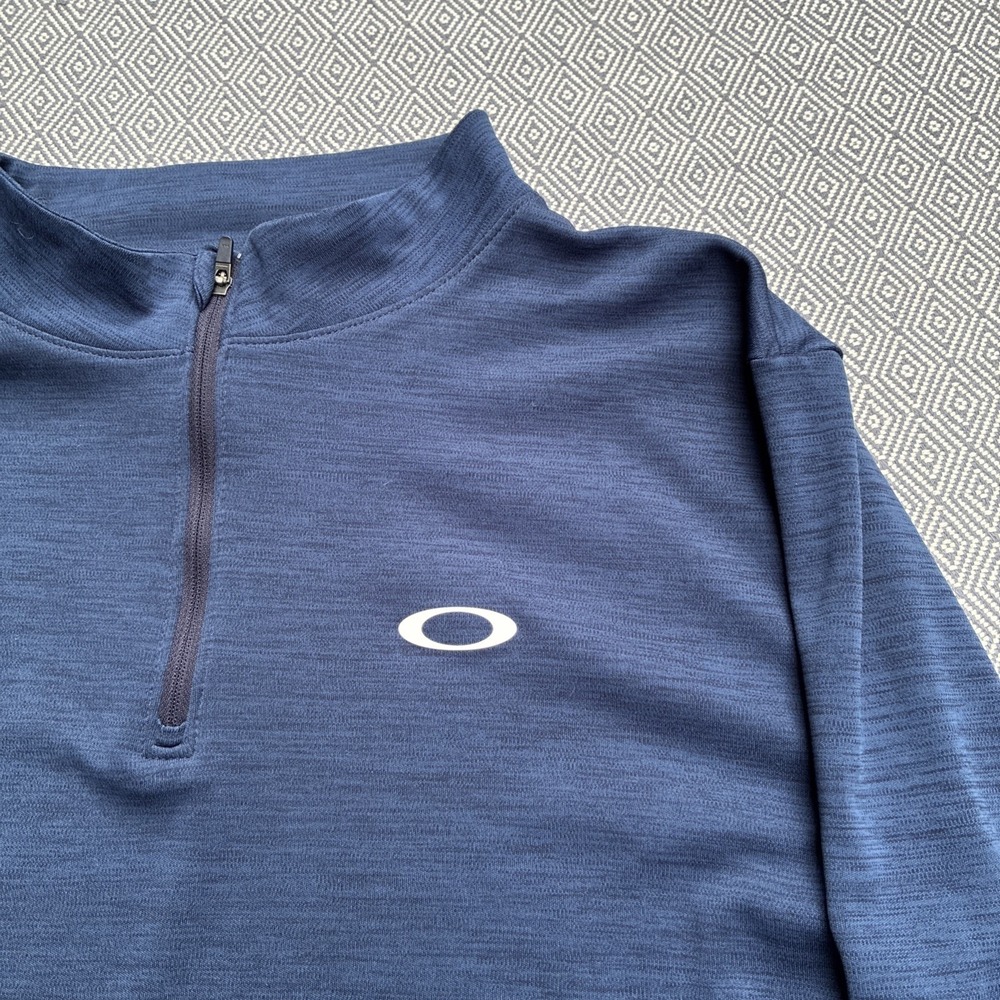 Oakley Long Sleeve Hydrolix 1/4 Zip‎ Pullover Men's Medium Golf Mock Neck Casual